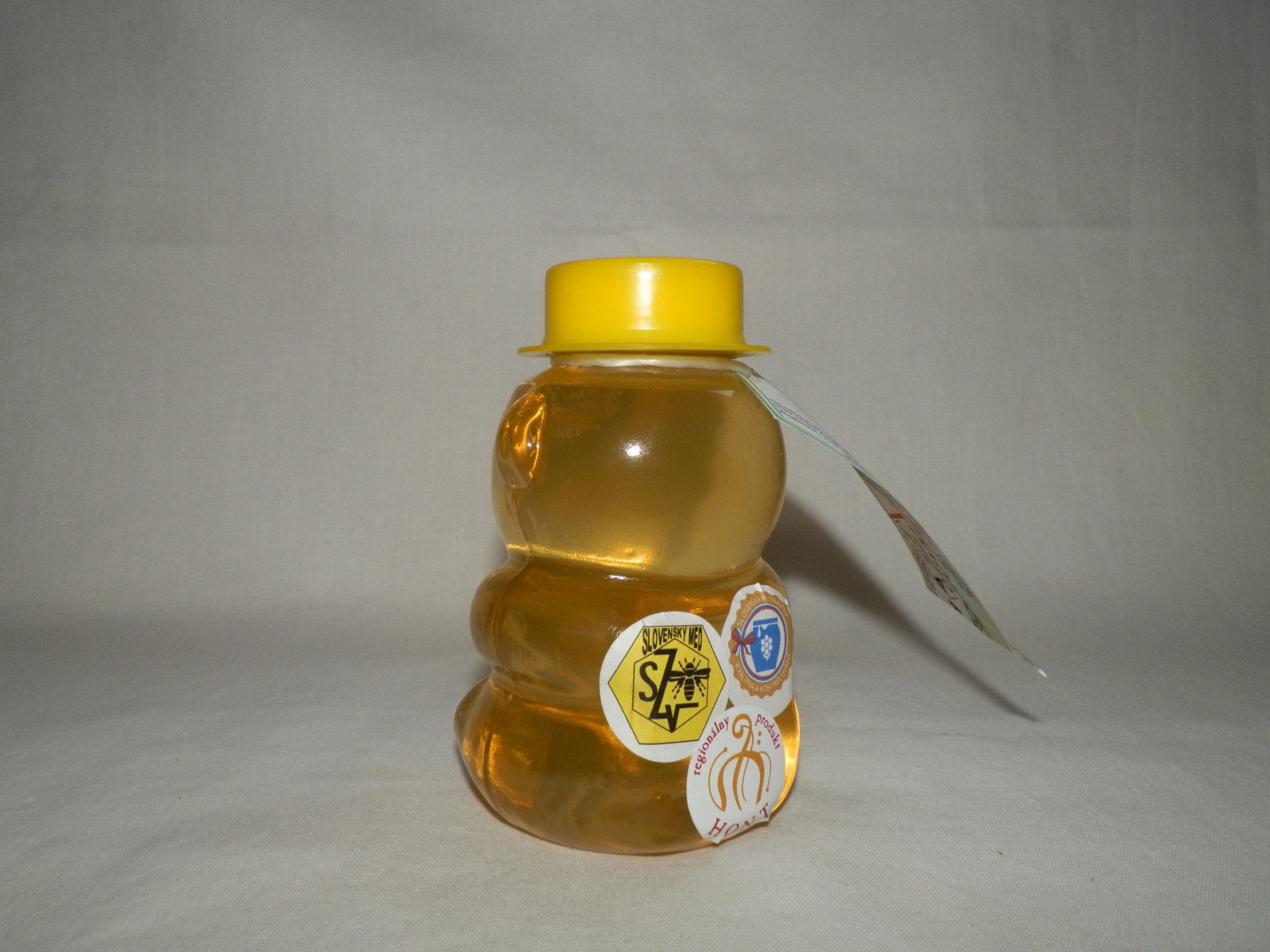 agatovy-vceli-med-500g-pet-obal-macko-s-klobukom